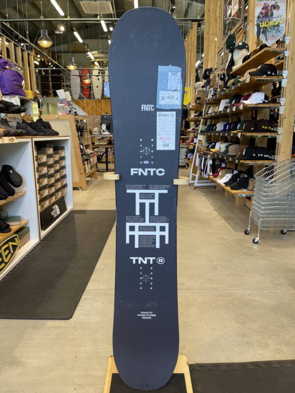 22-23【FNTC】 TNT R BK/WHT 139cm | ムラサキスポーツの中古